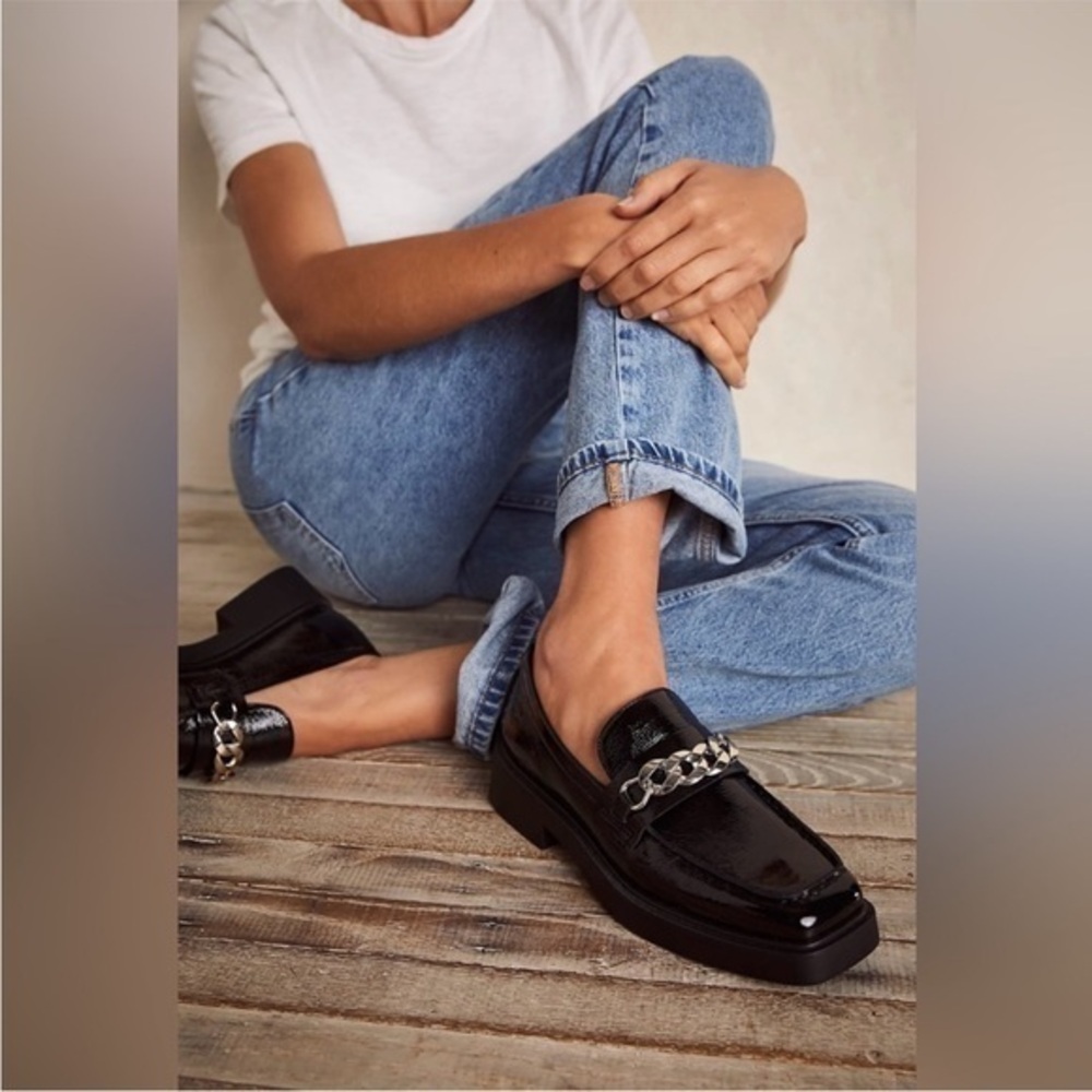Vagabond Loafers Jillian Platform Gold Chain in Patent Leather Black